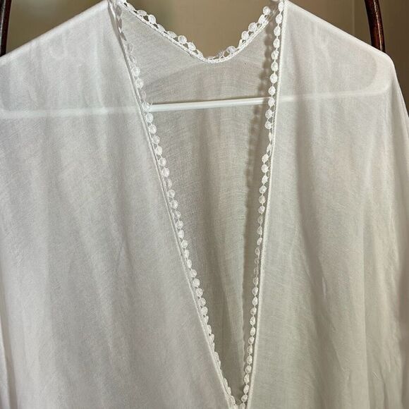 Embroidered Floral Swimsuit Coverup - Picture 3 of 6